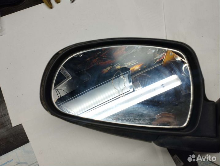 Автомобильное зеркало
