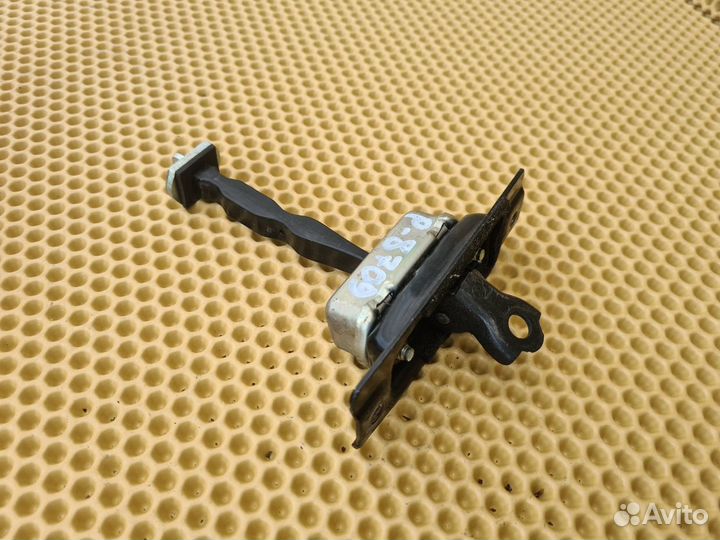 Ограничитель двери передний правый Infiniti M25