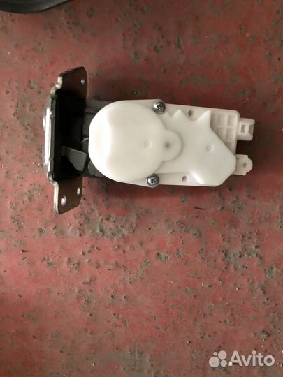 Замок багажника Mitsubishi ASX, 2011 5808a067