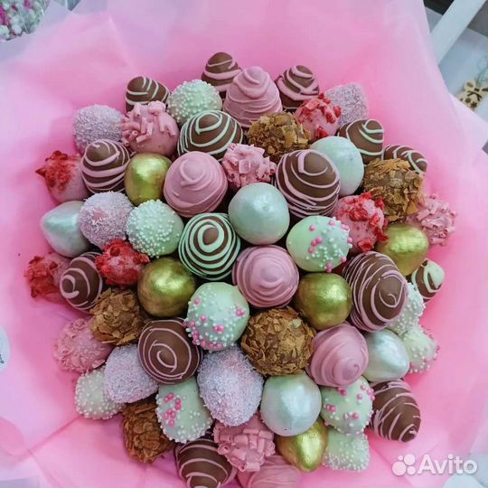 Бананы и клубника в шоколаде