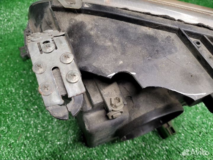 Фара правая Ford Fusion 1