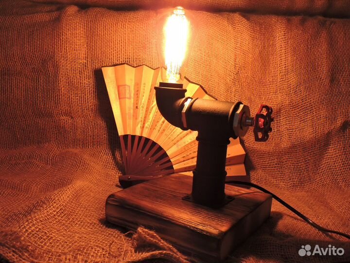 Лампа настольная
