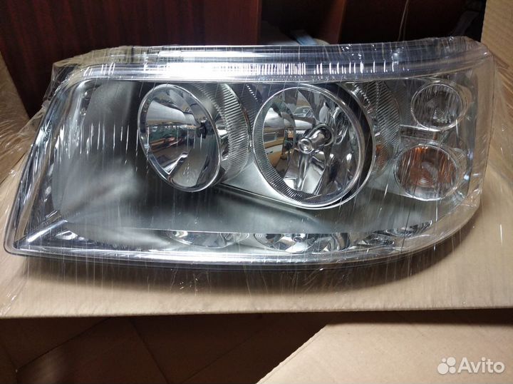 Фара передняя на volkswagen multivan t5
