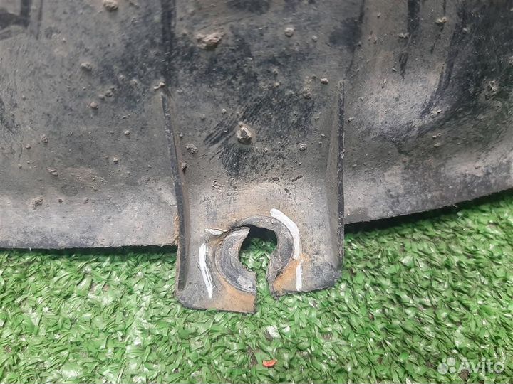 Пыльник кузова Lexus RX400H 2007