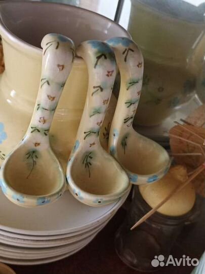 Кувшин /крынка с ложками из керамики