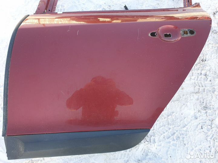 Дверь задняя левая Renault Megane 3 меган хэтчбэк