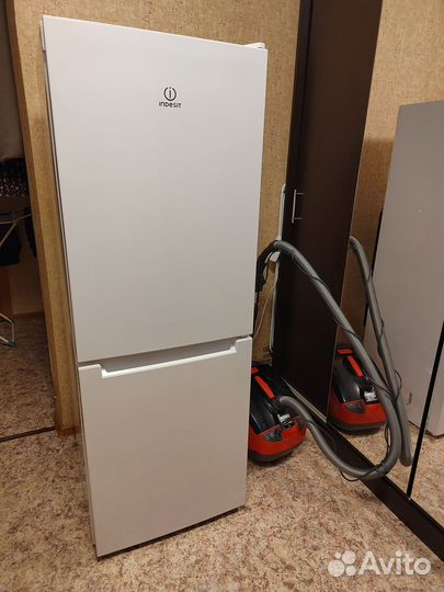 Холодильник indesit DS 316W