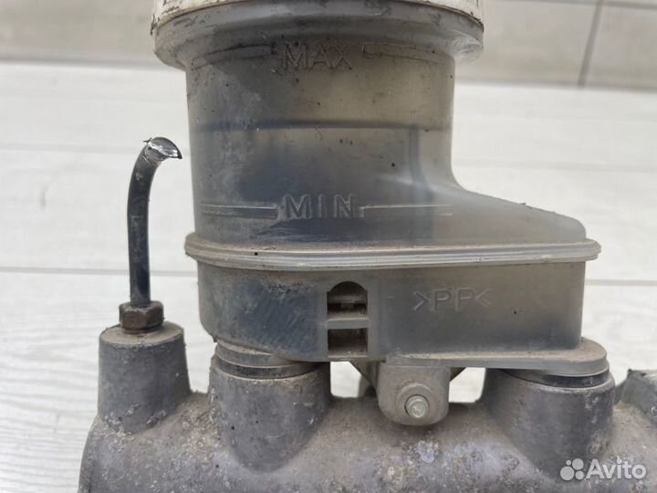 Главный тормозной цилиндр Mitsubishi Galant 8 USA