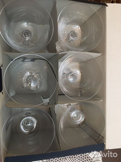 Бокалы для шампанского, мартини, вина, воды и пр