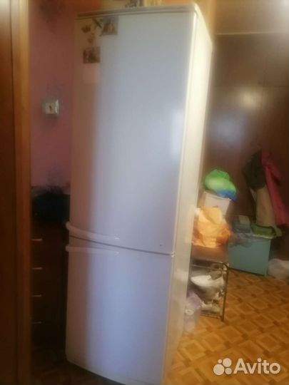 Холодильник под ремонт или на запчасти
