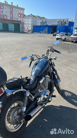 Suzuki Intruder 400