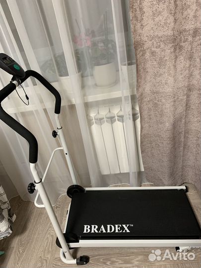 Механическая беговая дорожка