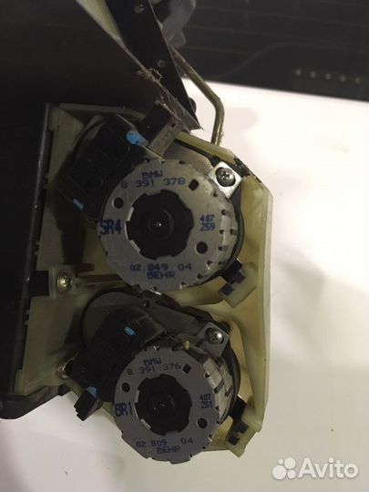 Моторчик заслонки печки бмв е38
