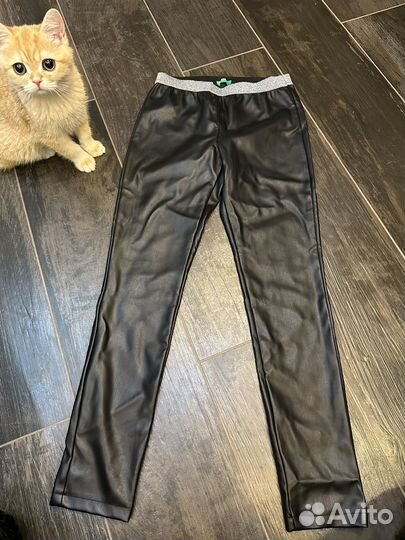 Кожаные брюки united colors для девочки 140
