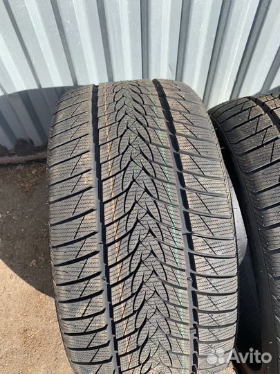 Imperial SnowDragon UHP 255/35 R18 94V