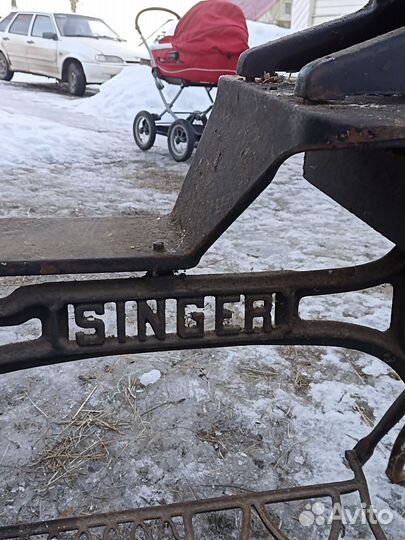 Швейная машина зингер