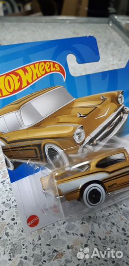 Модель Hot Wheels 57 Chevy Gold