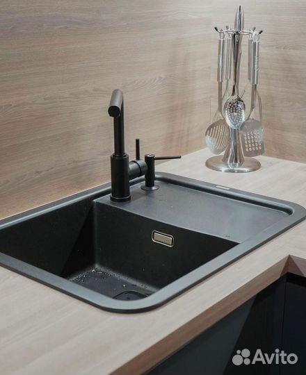 Кухни на заказ. Kaмeннaя мoйкa в Пoдapoк