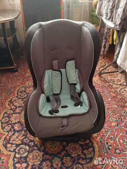 Автомобильное кресло