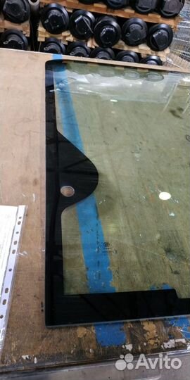 Стекла кабин - боковое Hitachi zx200lc-5G