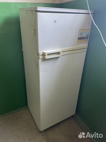 Холодильник Атлант бу в рабочем состоянии
