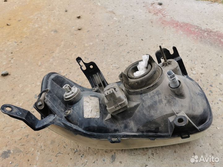 Фара ford maverick