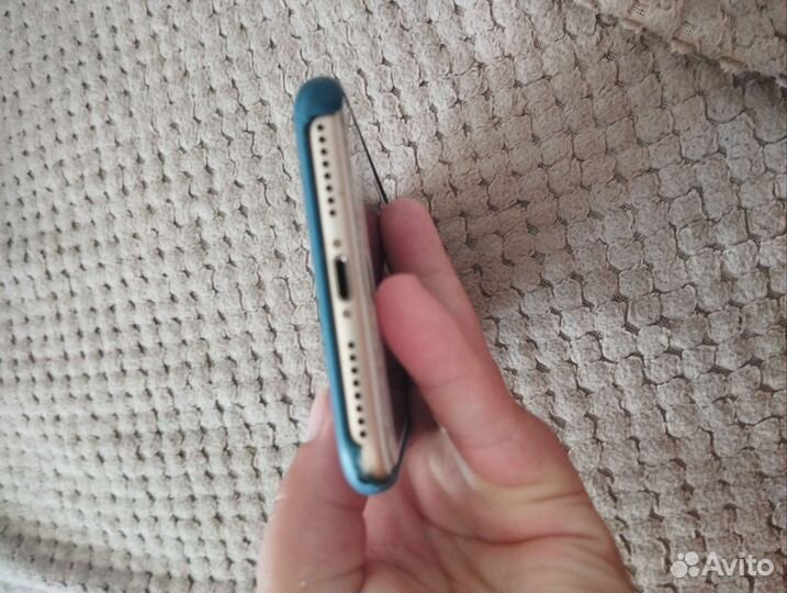 Продам iPhone 7+