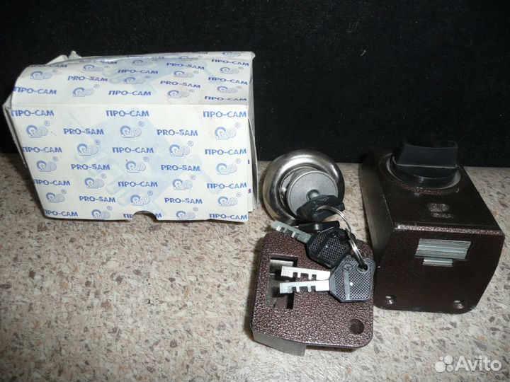 Замки дверные врезные, навесные, петли