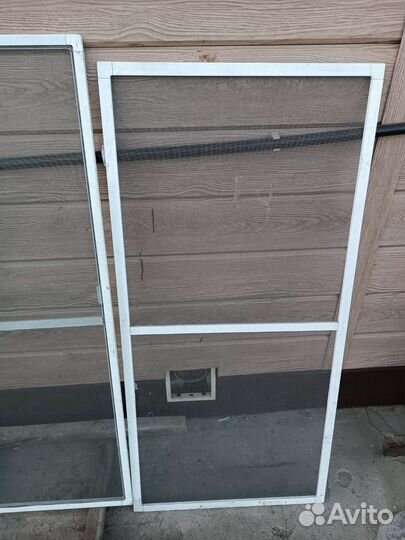 Оконные сетки б/у размер 1215 мм. на 585 мм