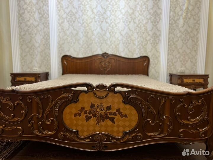 Румынский спальный гарнитур Д-10