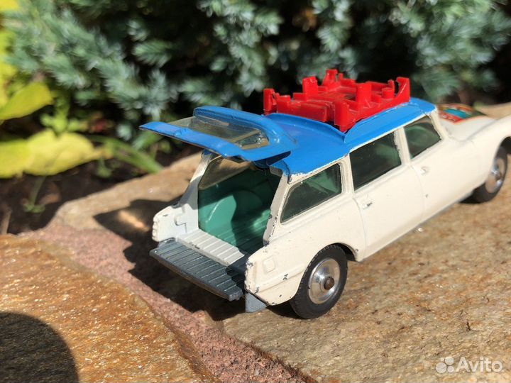 Corgi toys Citroen safari
