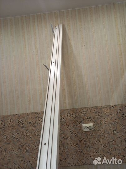 Отдам бесплатно карниз