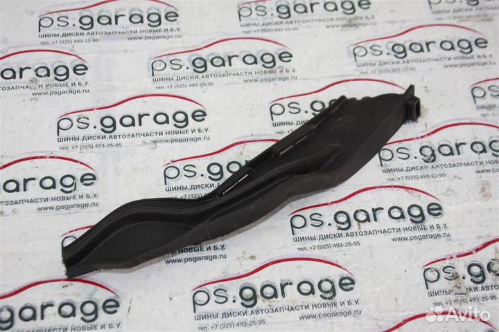 Водосток лобового стекла(под жабо) Nissan Qashqai