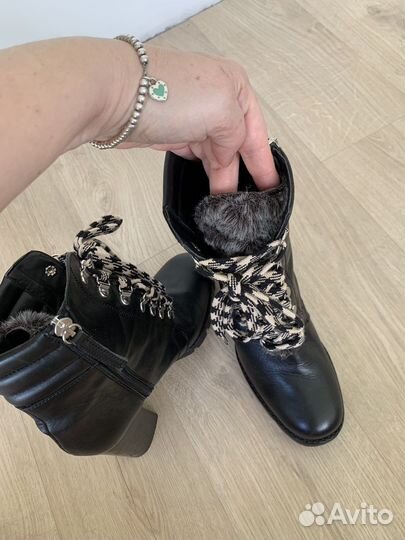 Ботинки Zara, 38 размера на каблуке