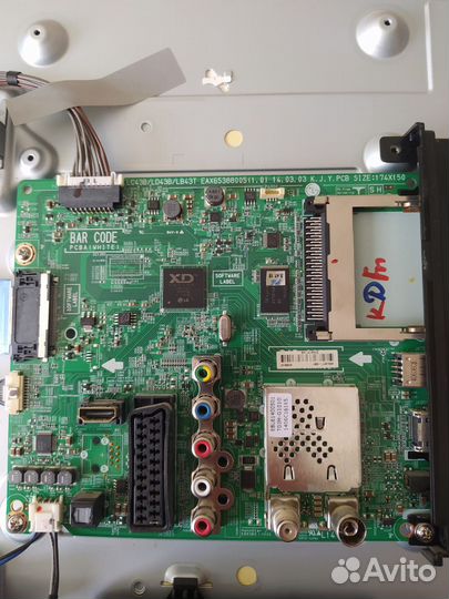 Продам телевизор LG 32LB561V на запчасти