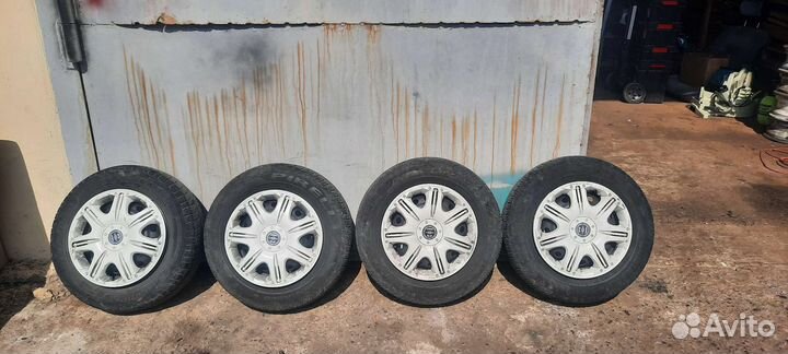 R13 Pirelli Cinturato P4 175/70, PCD 4x100 DIA 56.1
