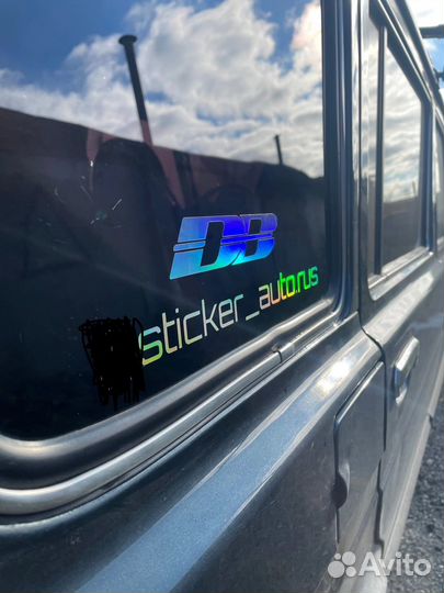 Голографические наклейки на авто