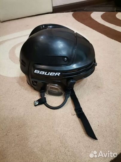 Хоккейный шлем