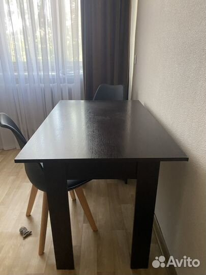 Стол обеденный