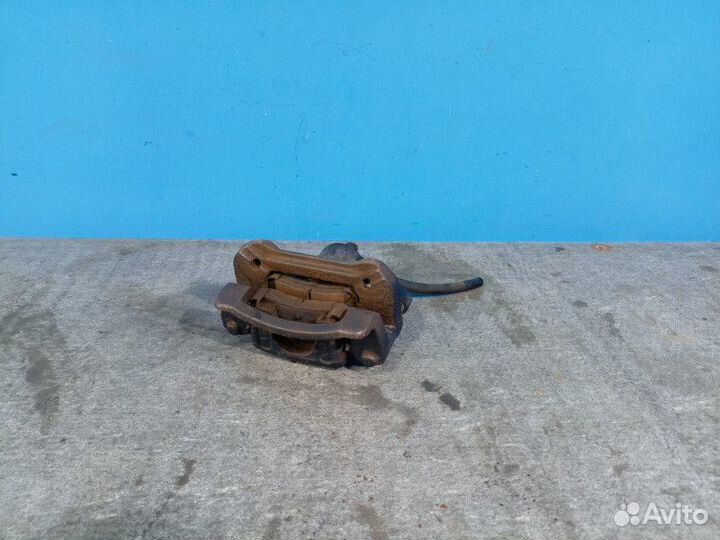 Суппорт задний правый Kia Ceed 1 (ED)