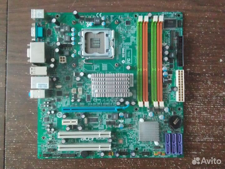 Материнская плата 775