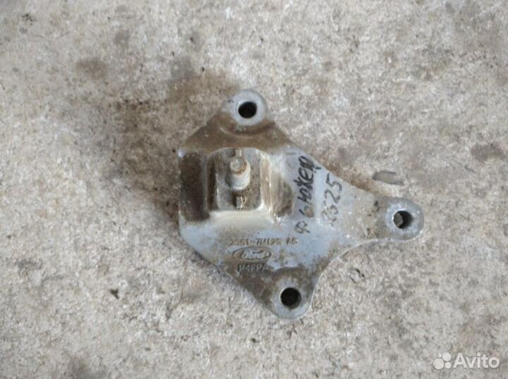 Кронштейн кпп, верх Ford Fusion 2002-2012