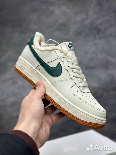 Кроссовки Nike Air Force 1 с мехом