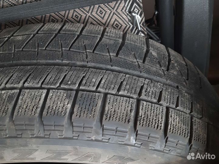 Bridgestone Blizzak Revo1 225/60 R18 100S