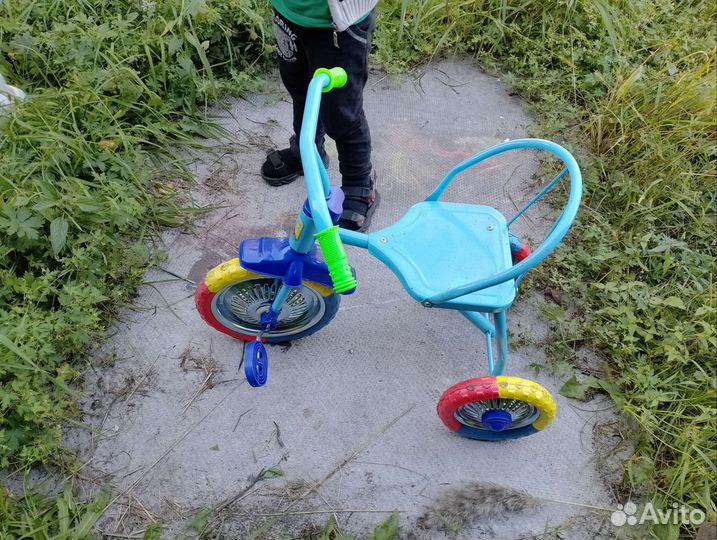 Детский трехколесный велосипед бу