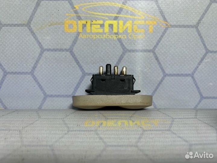 Кнопка люка Opel Vectra B