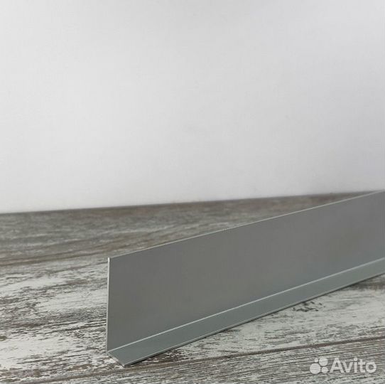 Алюминиевый плинтус напольн анодирован. 3000 мм