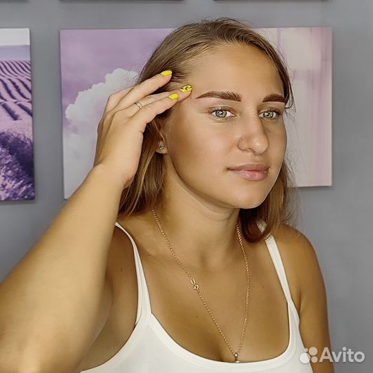 Мастер бровист. Мастер маникюра