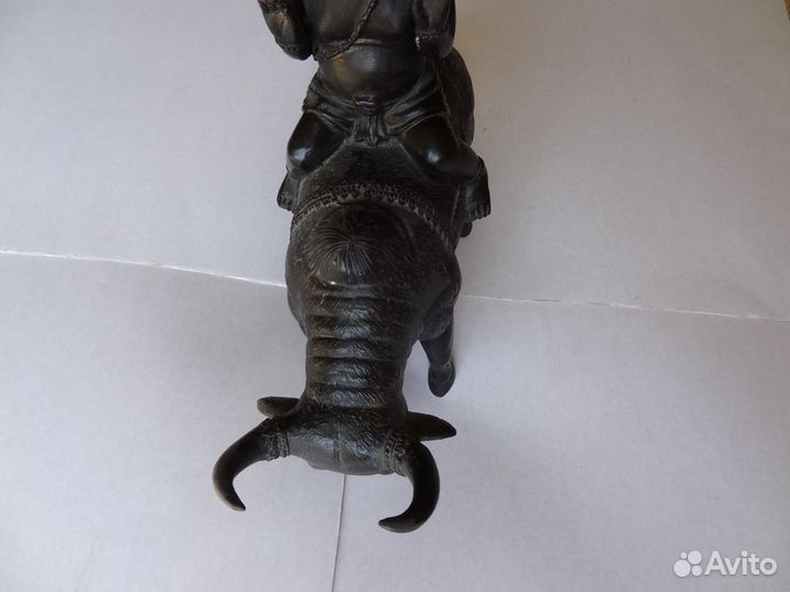 Будда на буйволе. бронза