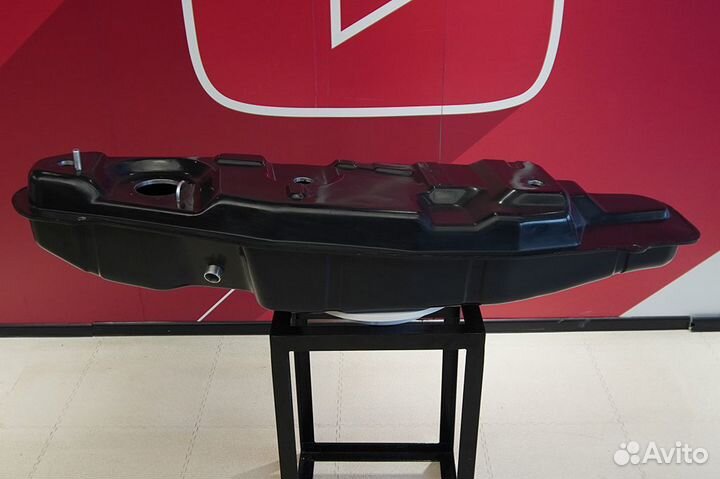 Бак Mitsubishi Pajero 4 из композита бензин